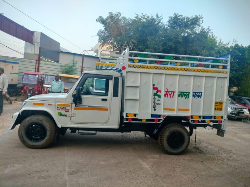 MAHINDRA BOLOER MAXITRUCK PLUS